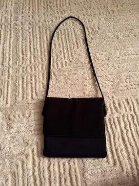 HOBO Black Crossbody Bag Lightweight Minimalist Everyday Travel Purse